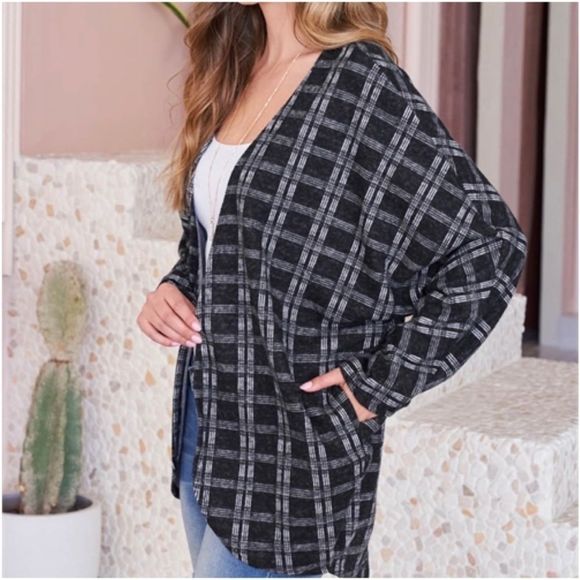NEW Black Plaid Round Hem Cardigan with Pockets - Picture 3 of 5